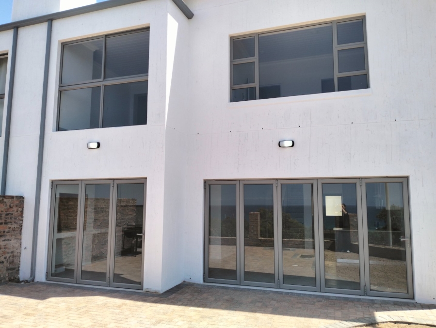 To Let 3 Bedroom Property for Rent in Pienaarstrand Western Cape